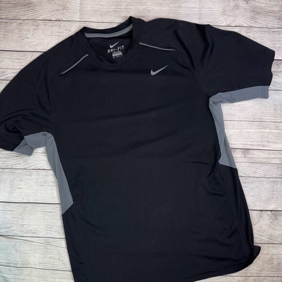 NIKE Men's Dri-Fit Activewear Top Crewneck w/ Mesh Sides Black Gray Size Medium - Picture 3 of 6